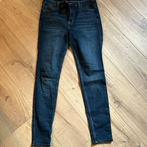 9L hollister skinny jeans